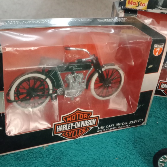 🧘♀️ Vintage Harley-Davidson diecast collectibles - Picture 2 of 8